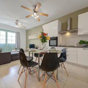 https://bright-and-spacious-3-bedroom-gzira-apartment.hotelssaintjulians.com