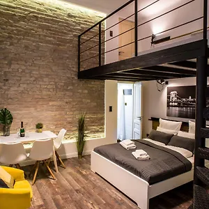 Very Stylish And Fresh In The Center Apartamento